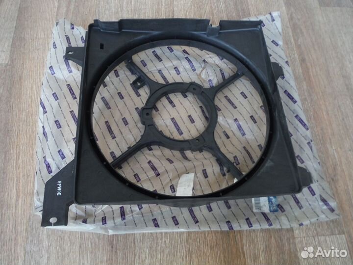 Диффузор вентилятора Hyundai Elantra 2003