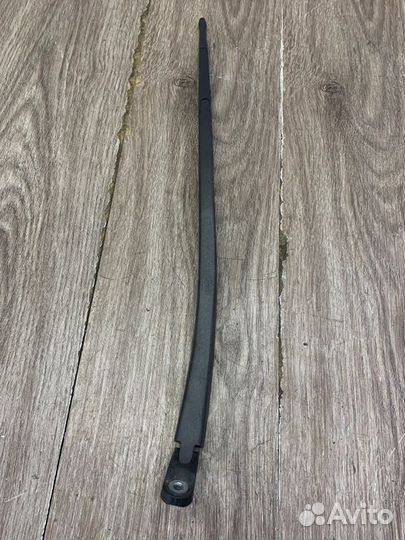 Поводок дворника задний Opel Astra G хетчбэк 5-ти