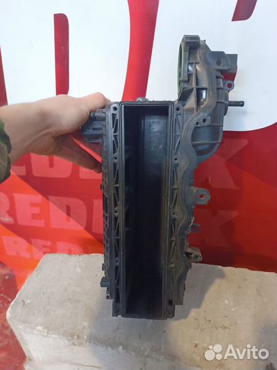 Коллектор впускной VAG 04E129711L