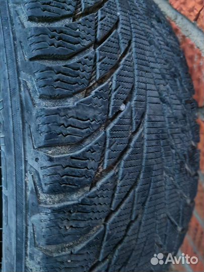 Nokian Tyres Hakkapeliitta R2 215/55 R17 98R