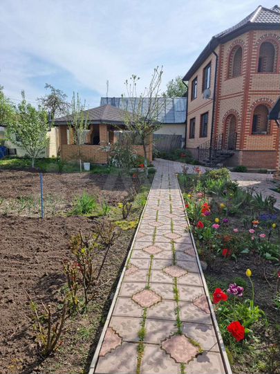 Дом 250 м² на участке 8 сот.