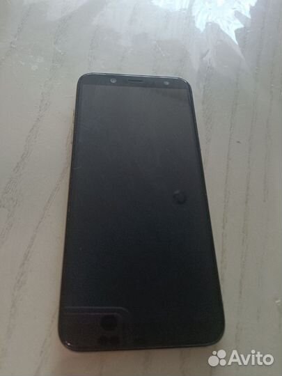 Samsung Galaxy A6, 4/32 ГБ