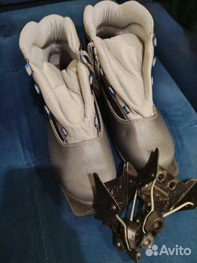Лыжные ботинки