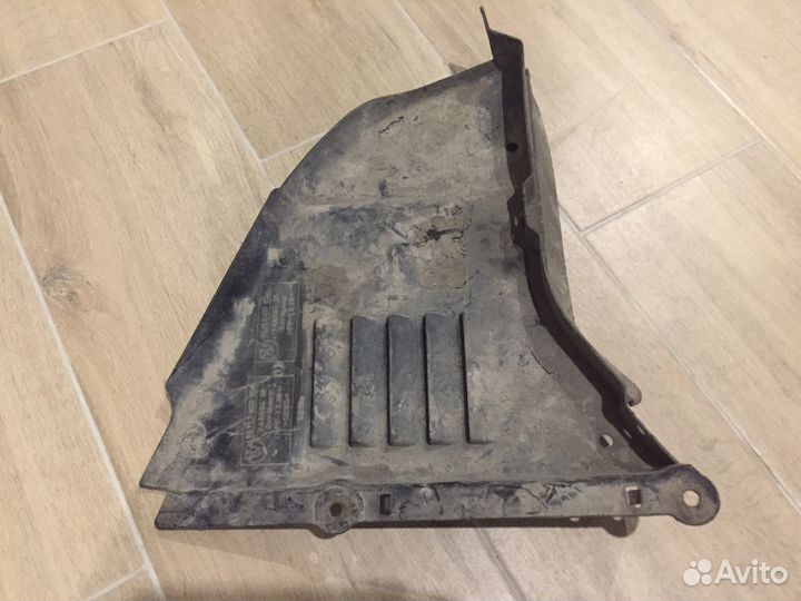 Локер передний правый BMW E60 E61 M5 2003-10