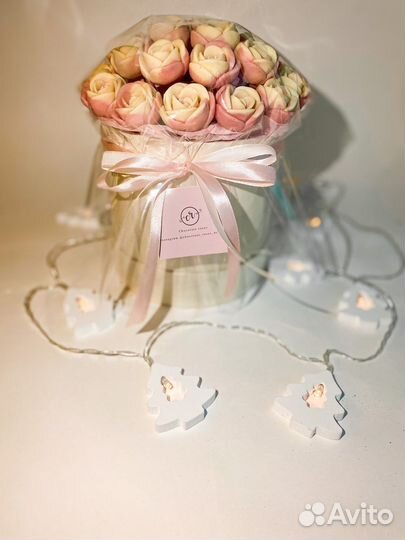 Мини-букеты из шоколадных роз