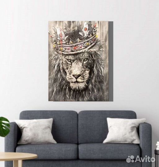 Лев с короной. Картина маслом