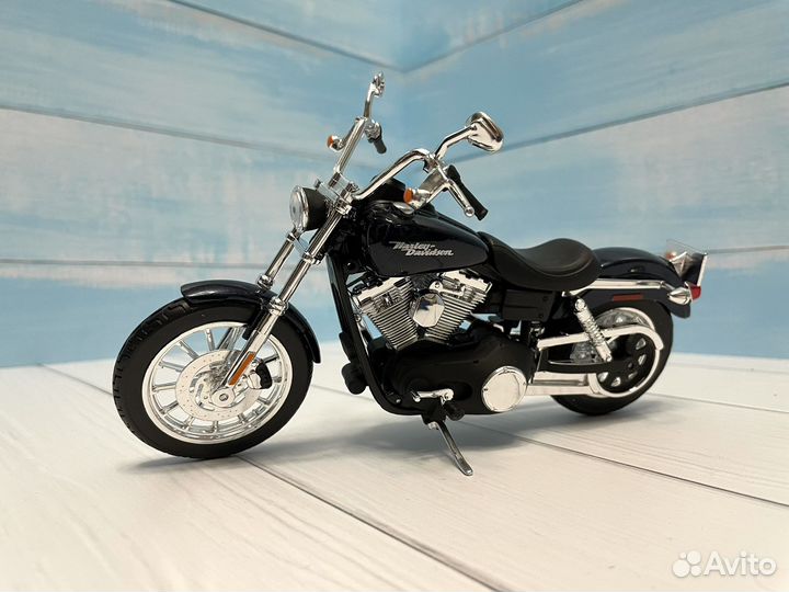 Мотоцикл Harley Davidson 2006 Dyna Street Bob 1/12