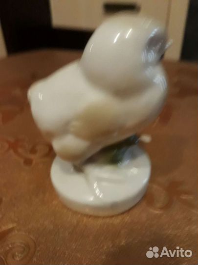 Фарфоровая статуетка