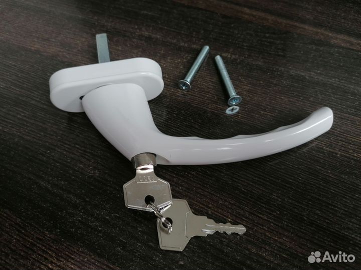 Ручки оконные с замком