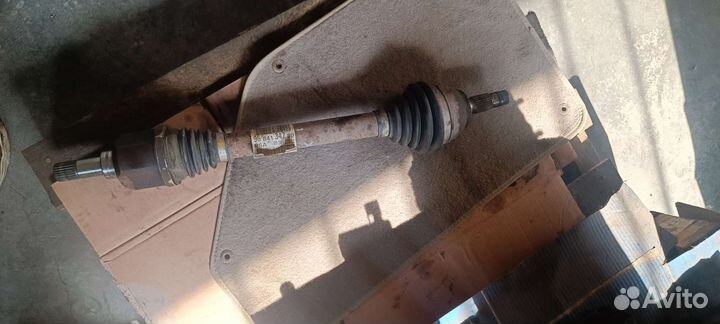 Привод левый peugeot 308