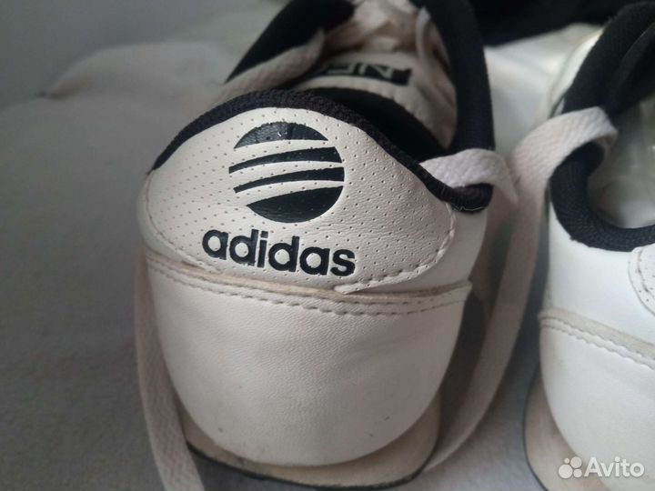 Кроссовки adidas neo