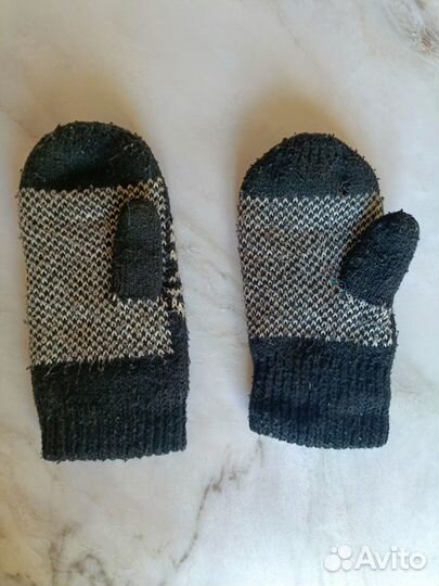 Варежки вязаные с орнаментом 