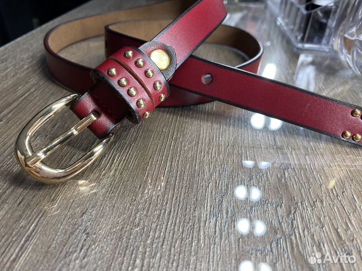 Кожаный бордовый ремень