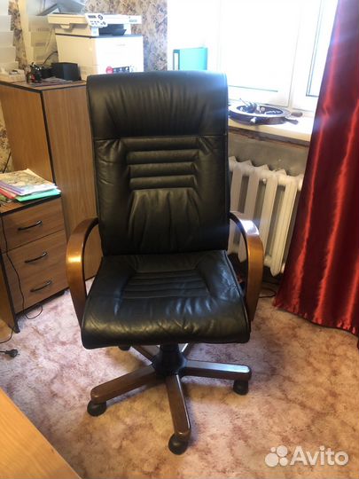 Кресло кожаное компьютерное