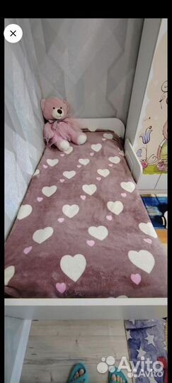 Продам комплект мебели. Шкаф и кровать