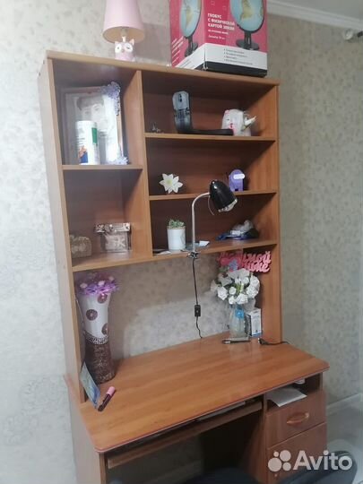 Письменный стол