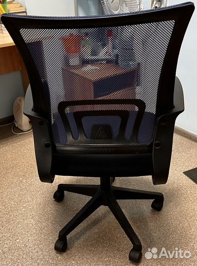 Компьютерное кресло бу стул офисный черный и синий
