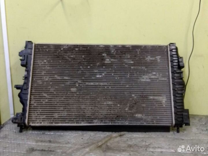 Радиатор двигателя АКПП Opel Astra J