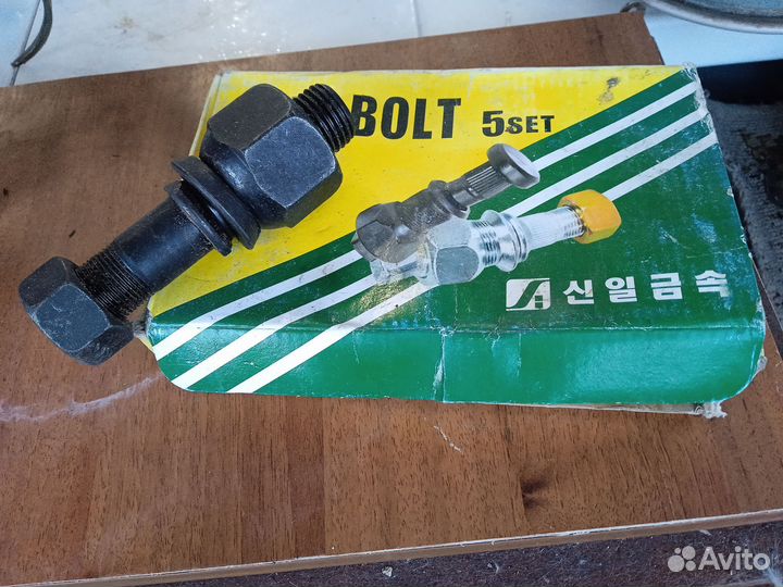 Шпильки колёс на автобус