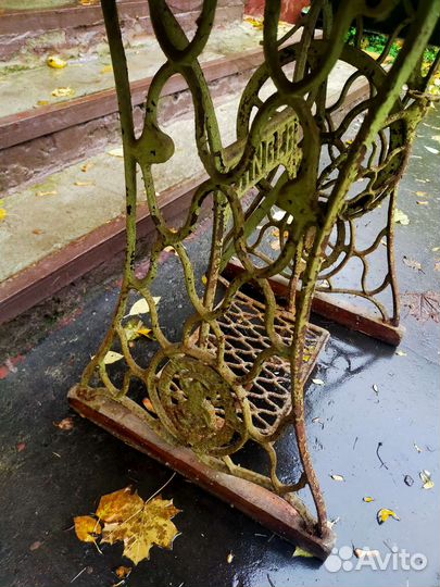 Швейная машина Singer