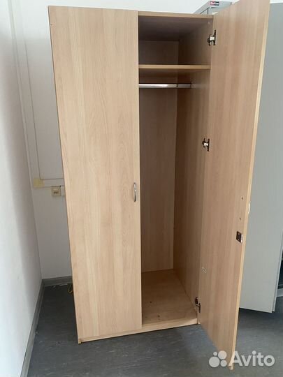 Столы Офисная мебель Б/у