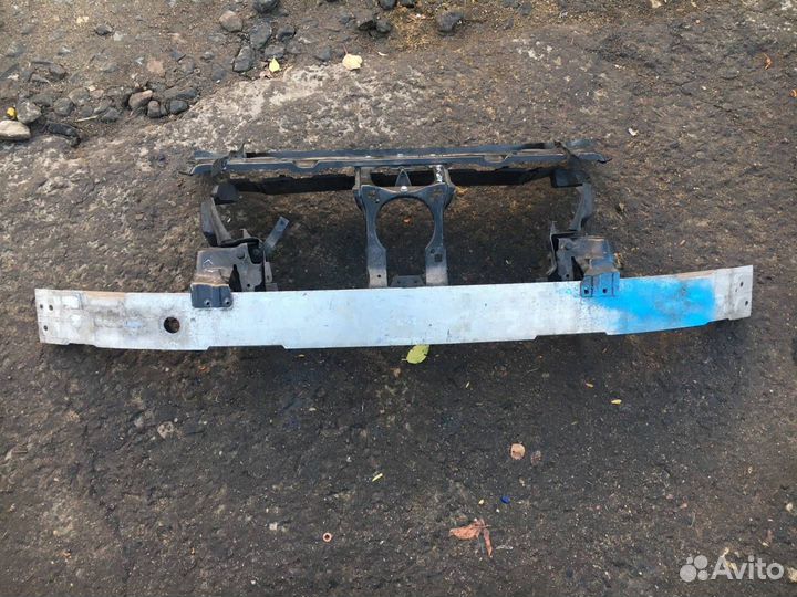 Передняя панель (телевизор) Mercedes-Benz E-Класс