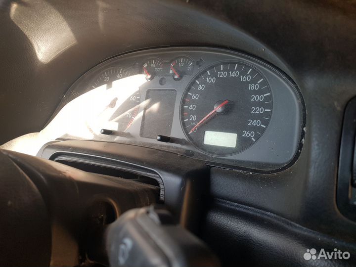 Volkswagen passat b5 1.6AHL -98 год