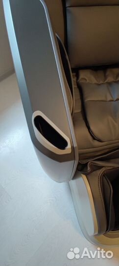 Массажное кресло Aura от Casada