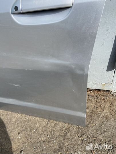 Продам переднюю дверь хонда фит 2011