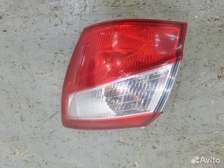 Фонарь внешний правый Nissan Qashqai J10 1.6 2012