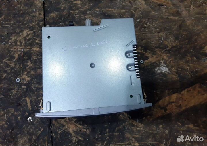 Магнитола Renault Scenic 2