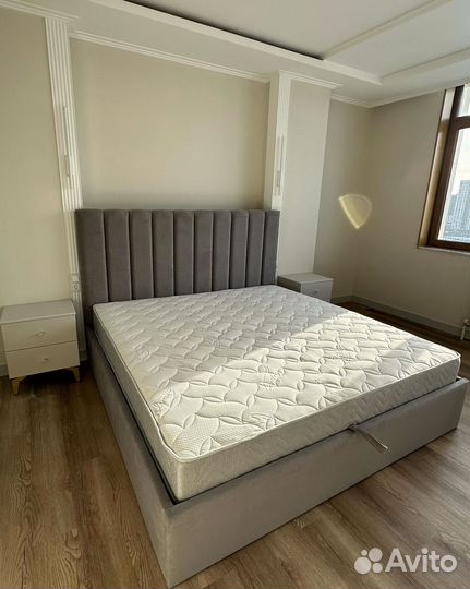 Кровать с изголовьем