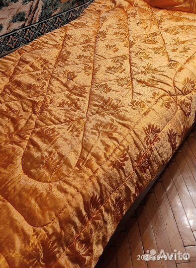 Современные одеяло и подушки, одеяла СССР. Новые