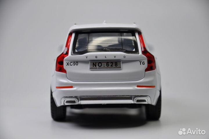 Модель авто Volvo XC90 1:32 металл