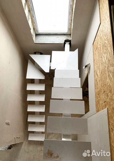 Лестница с забежными ступенями