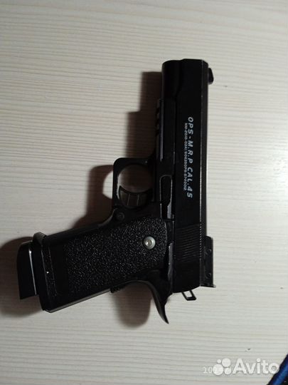 Игрушечный пистолет металлические