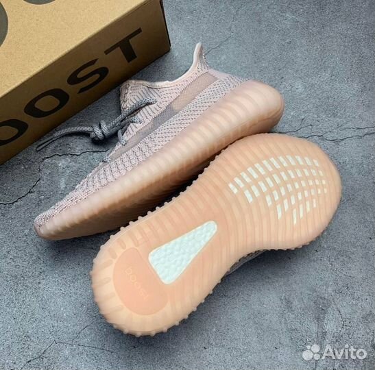 Кроссовки Adidas Yeezy Boost 350 v2 Synth (36-40)