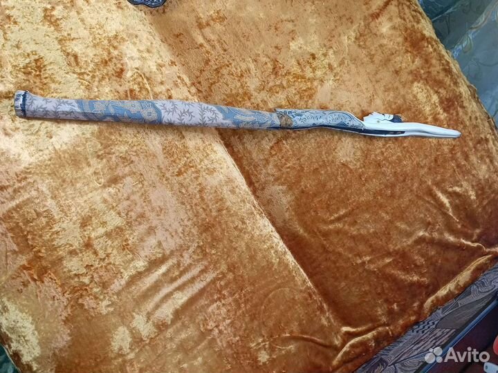 Веер,Статуэтка.Колбы