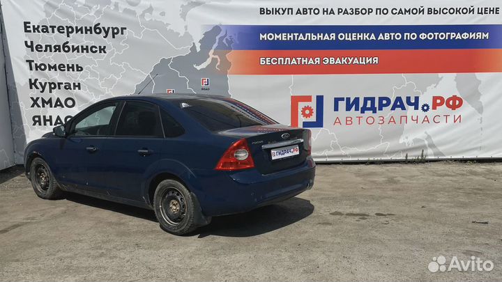 Кожух рулевой колонки верхний Ford Focus 2 1317243