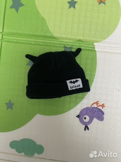 Шапочки для мальчика, пинетки, кеды