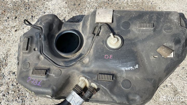 Бензобак DE б/у Demio Mazda 2