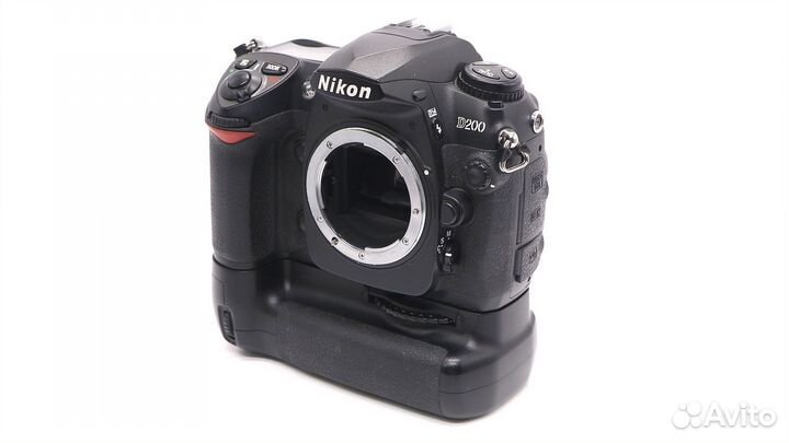 Nikon D200 body в упаковке (пробег 13505 кадров)