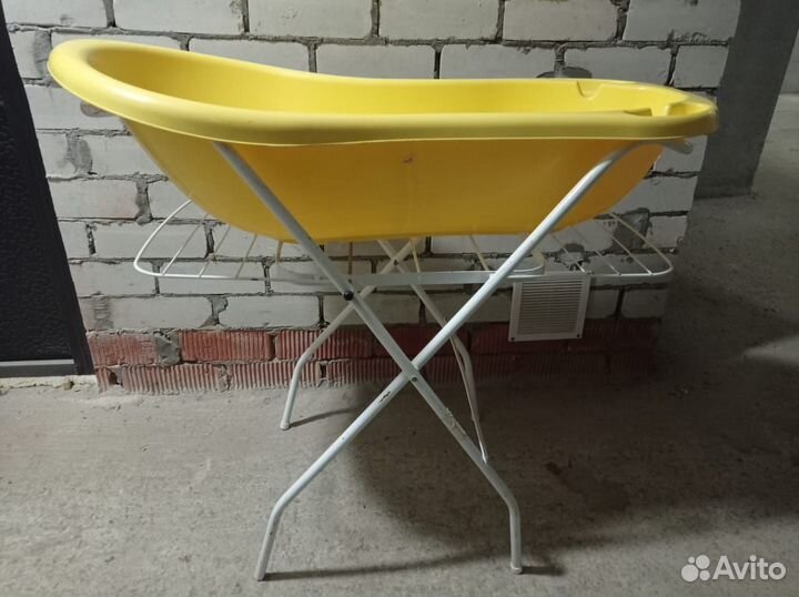 Ванночка детская с подставкой для купания