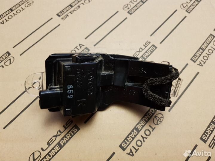 Поворотник в зеркало правый Lexus NX RX