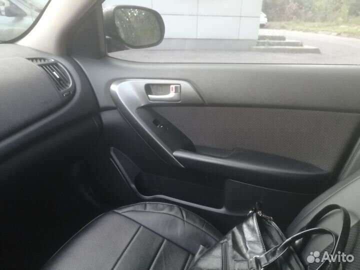Kia Cerato, 2010