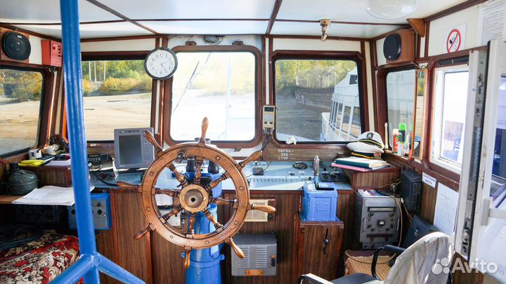 Прогулочный пассажирский теплоход