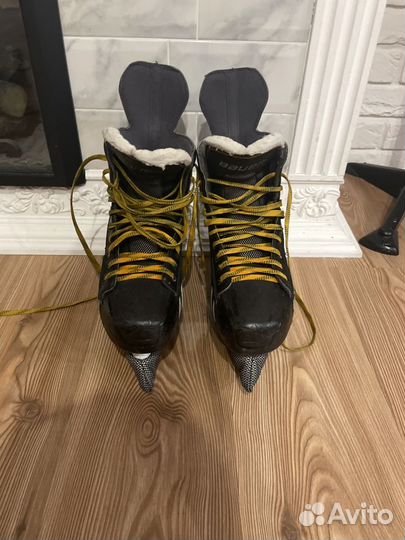 Продам коньки Bauer Supreme One 6