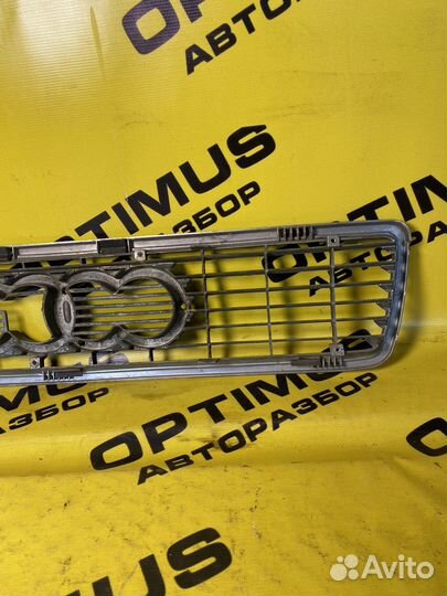 Решетка радиатора Audi 80 B4