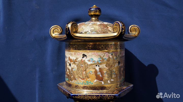 Старинная шкатулка. Фарфор Сацума. Япония, xiх век
