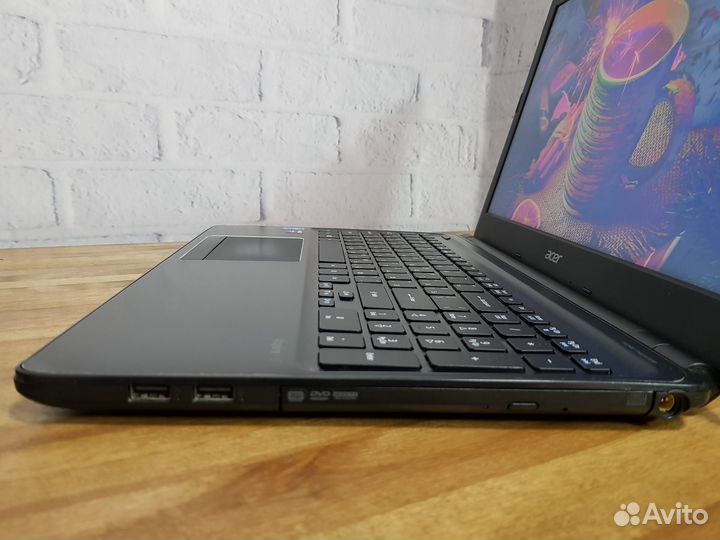 Шустрый ноутбук для учёбы и работы